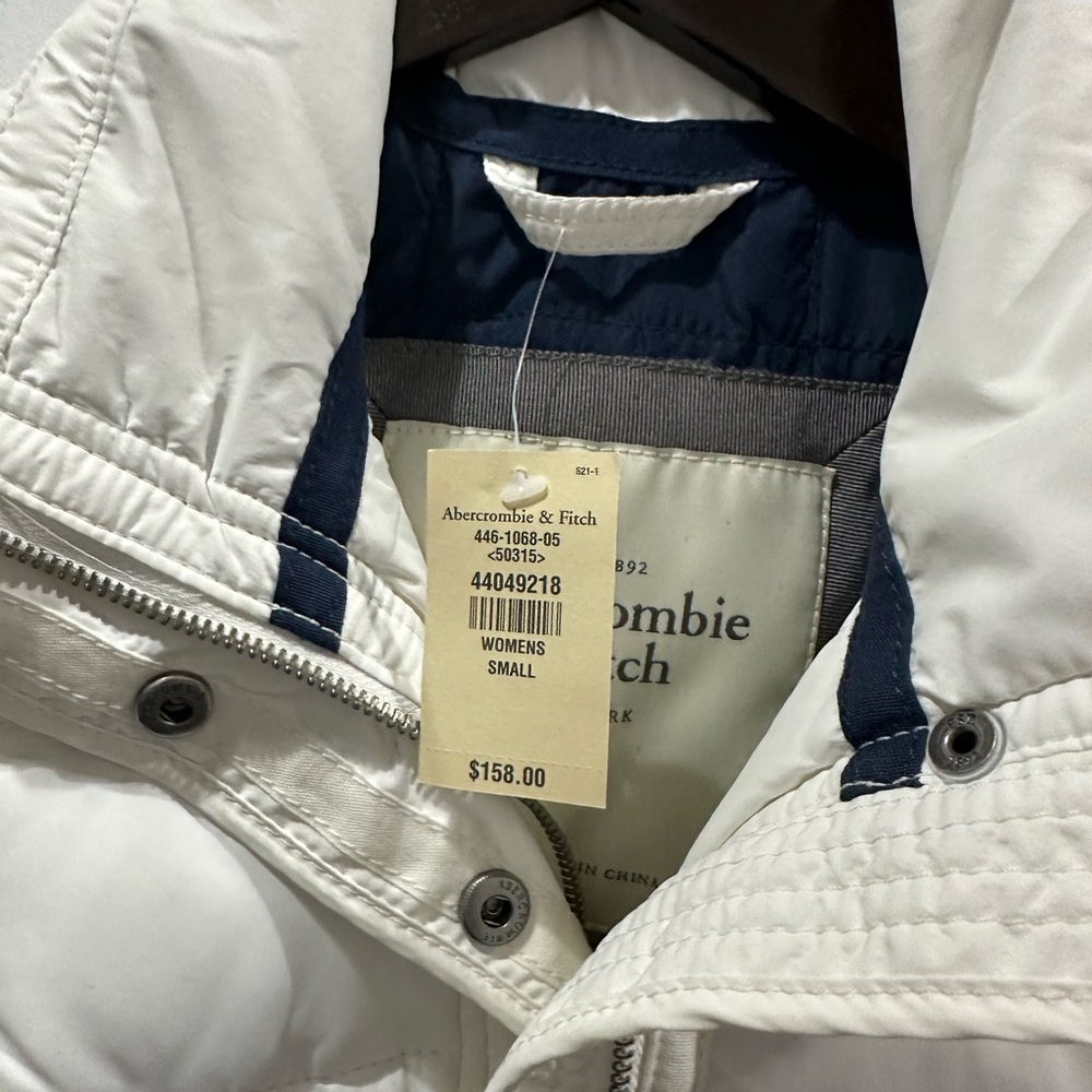 COPY - Abercrombie puffer jacket offwhite nwt - Size Small - Picture 4 of 11
